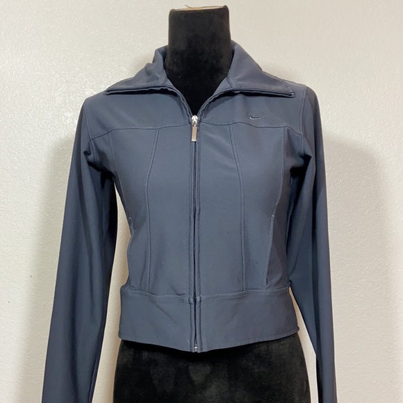 [NIKE] Dri Fit Charcoal Crop Zip up Jacket - Picture 2 of 8